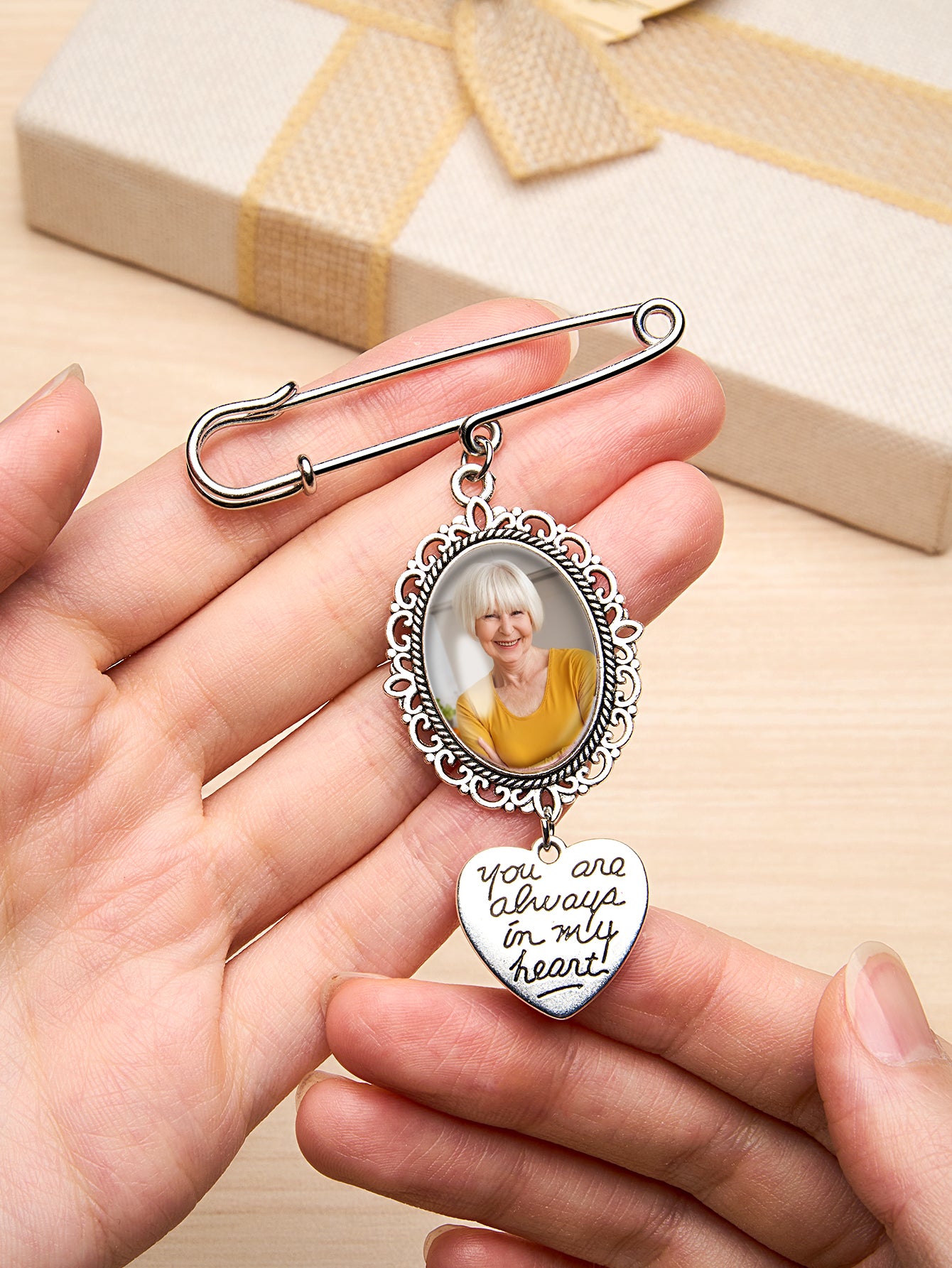 Personalised Angel Wings Pin Brooch Wedding Bouquet Photo Charm Wedding Memorial Gift for Bride