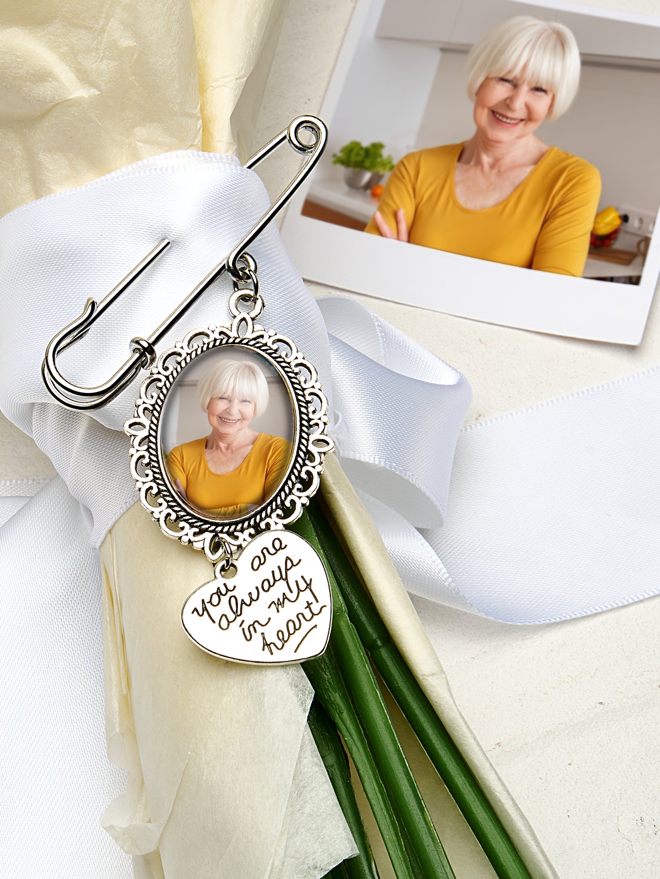 Personalised Angel Wings Pin Brooch Wedding Bouquet Photo Charm Wedding Memorial Gift for Bride