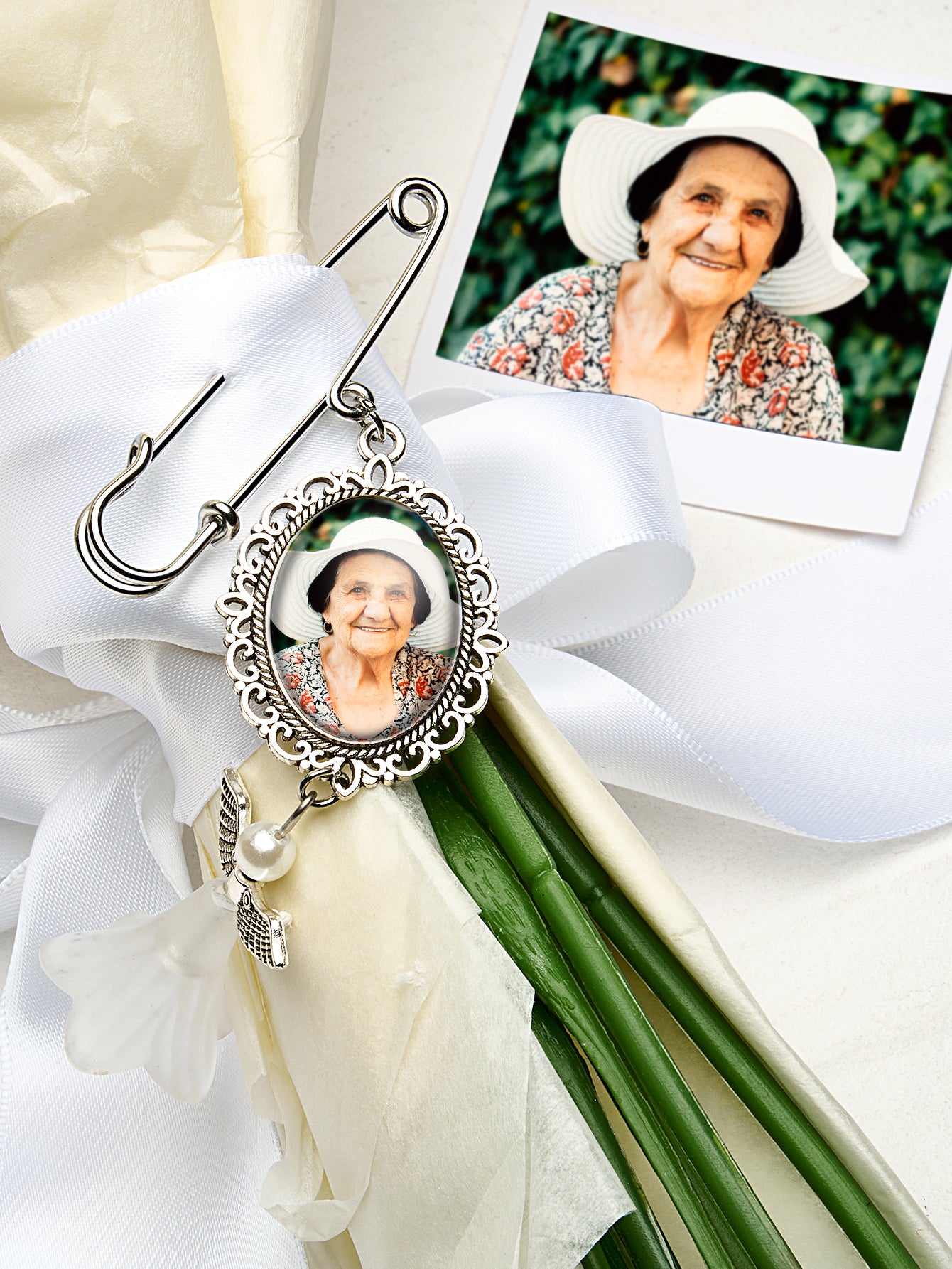 Personalised Angel Wings Pin Brooch Wedding Bouquet Photo Charm Wedding Memorial Gift for Bride